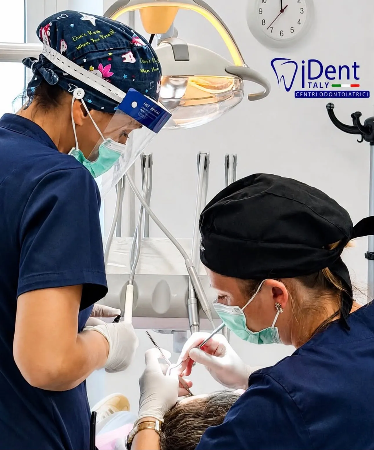 Professioniste Italydent al lavoro in una clinica di Roma